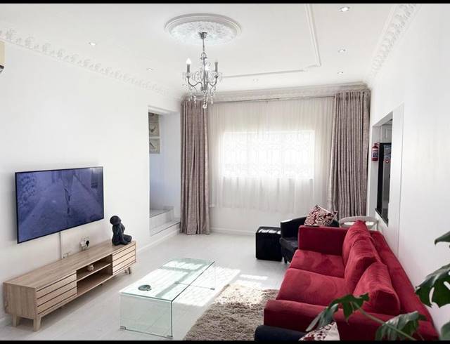 3 BEDROOM HOUSE FOR SALE IN SHALLCROSS